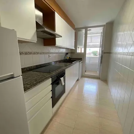 ¡precioso En 1 Linea Con Piscina!